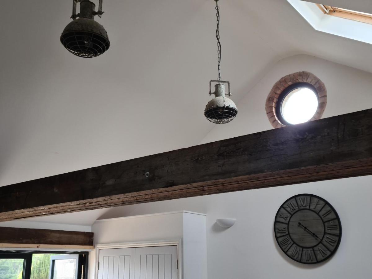 The Studio Farmborough ภายนอก รูปภาพ